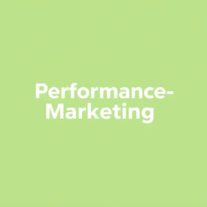 Performance-Marketing-Team analysiert digitale Daten.